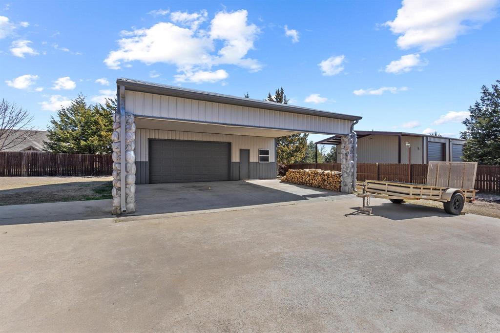 Brandon V Lake Living - Residential