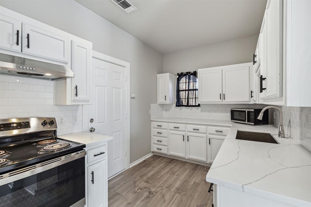 - - Residential Lease