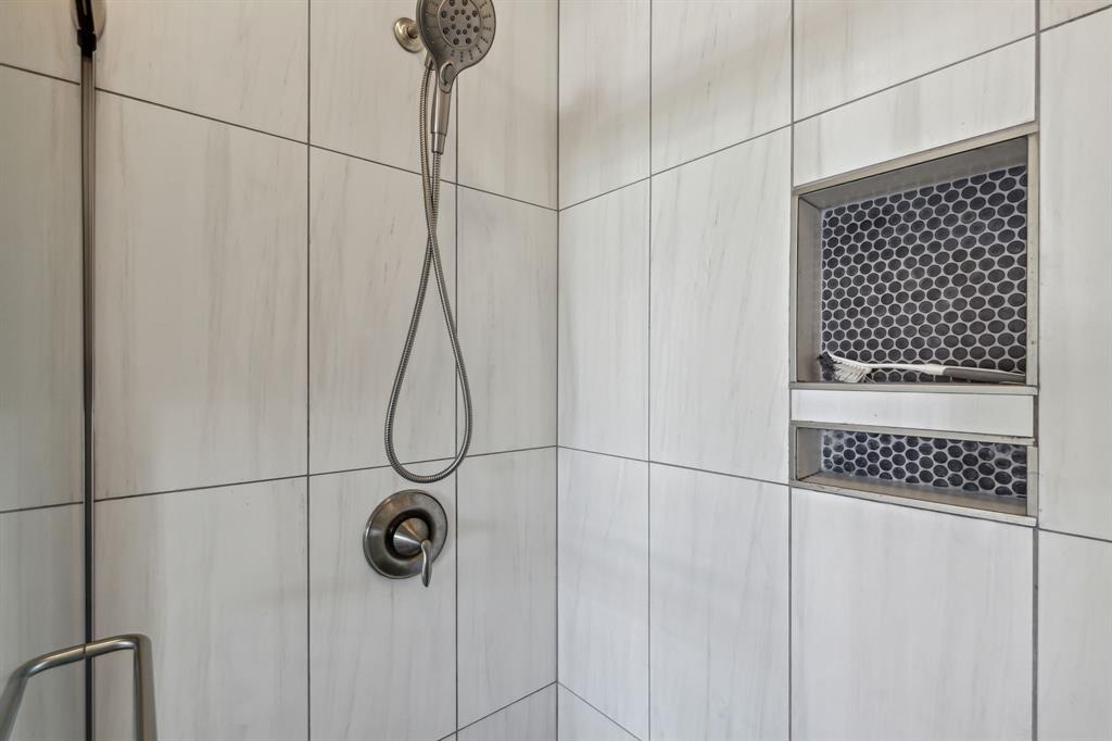 - - Residential Lease