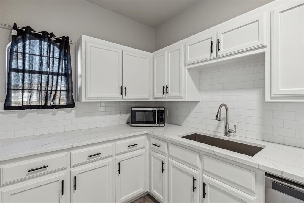 - - Residential Lease