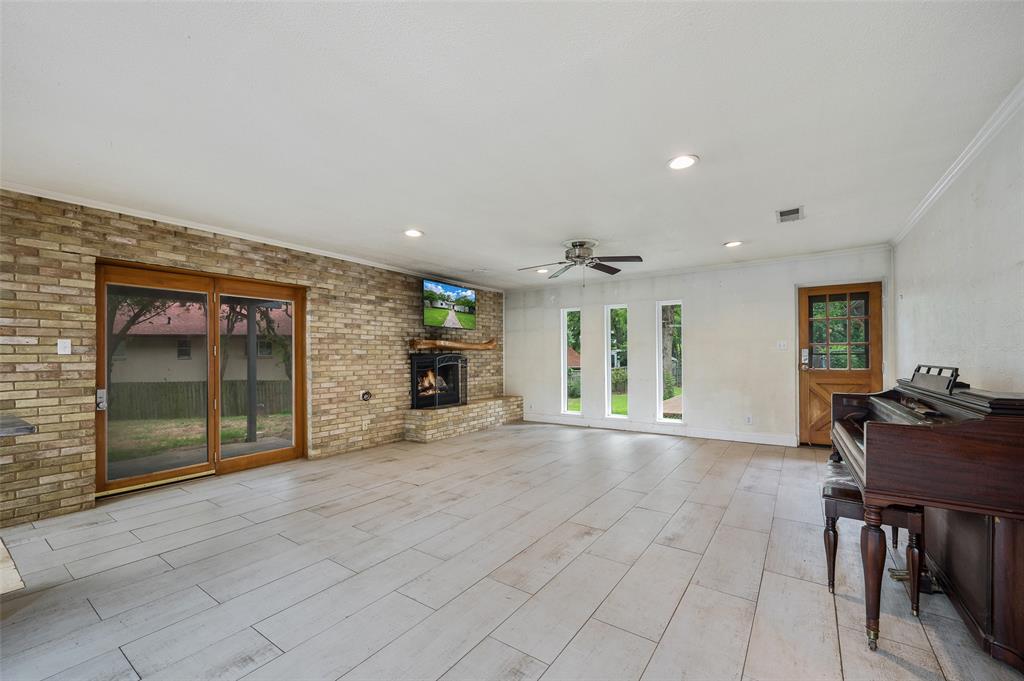 Twin Cove Estate - Residential