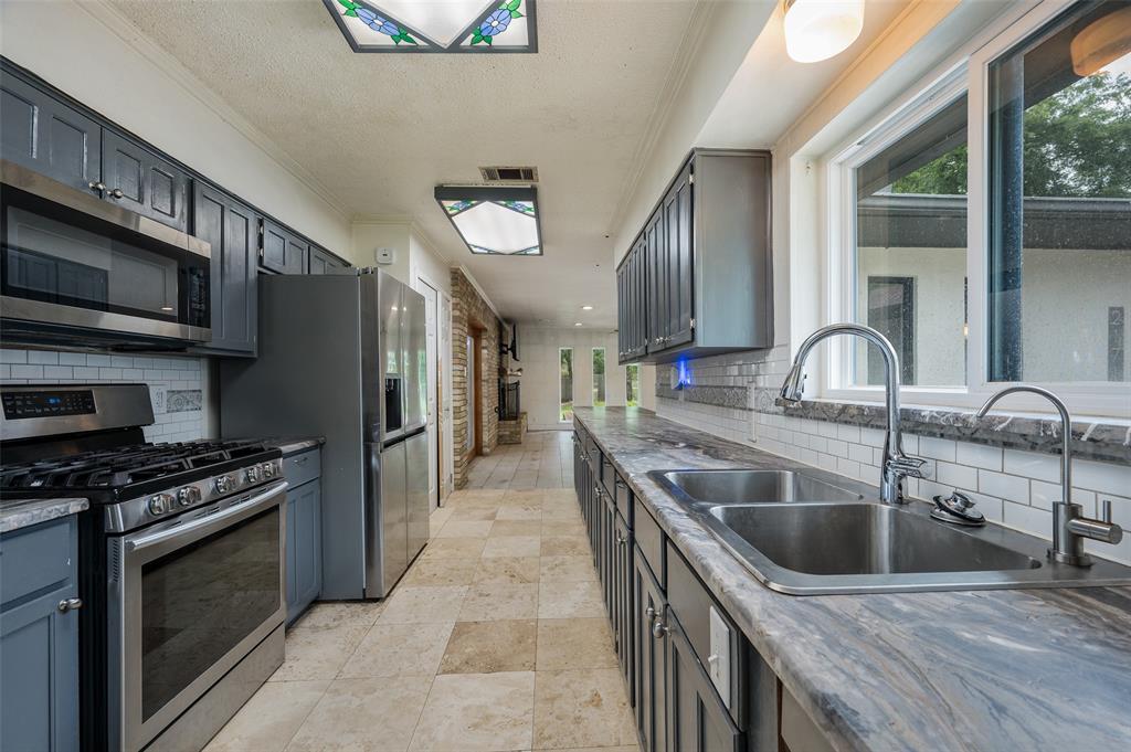 Twin Cove Estate - Residential