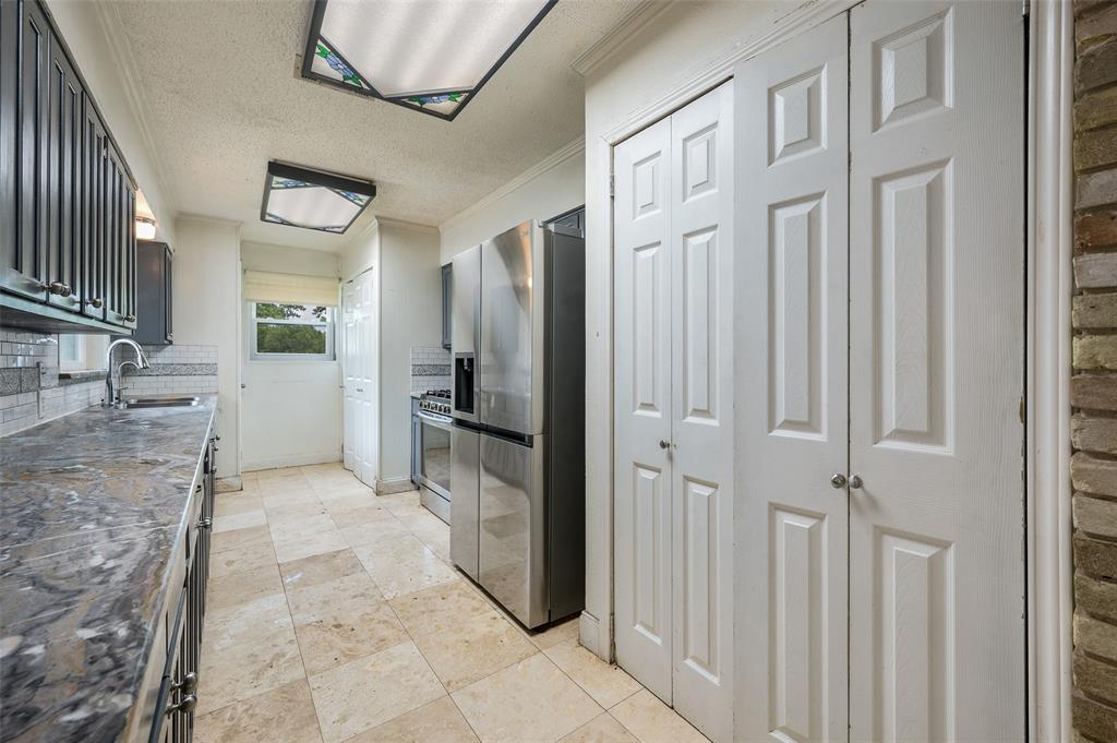 Twin Cove Estate - Residential