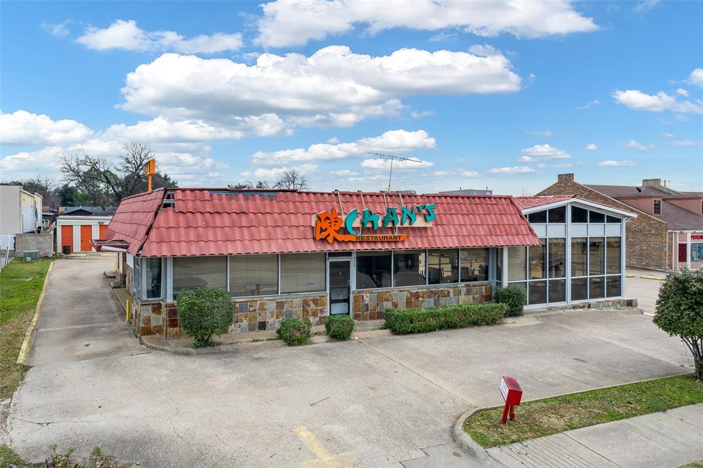 Pecan Oaks Shopping Center - Commercial Sale