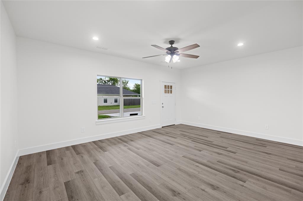 BANKS LACKEY STREET - Residential