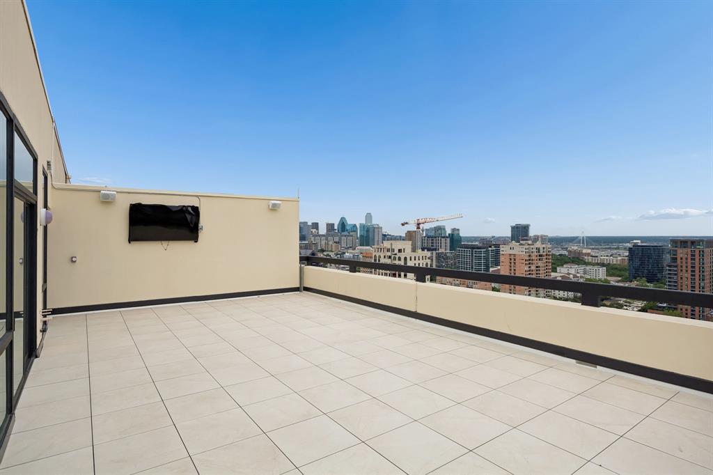 Centrum Condo - Residential