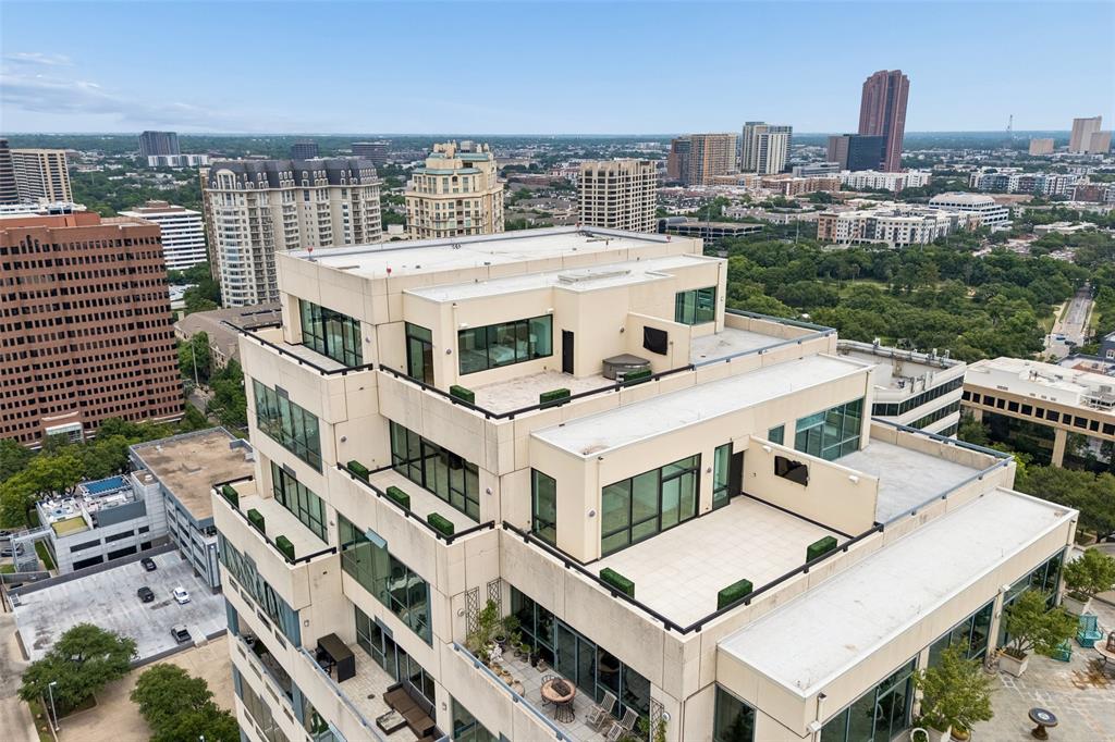 Centrum Condo - Residential