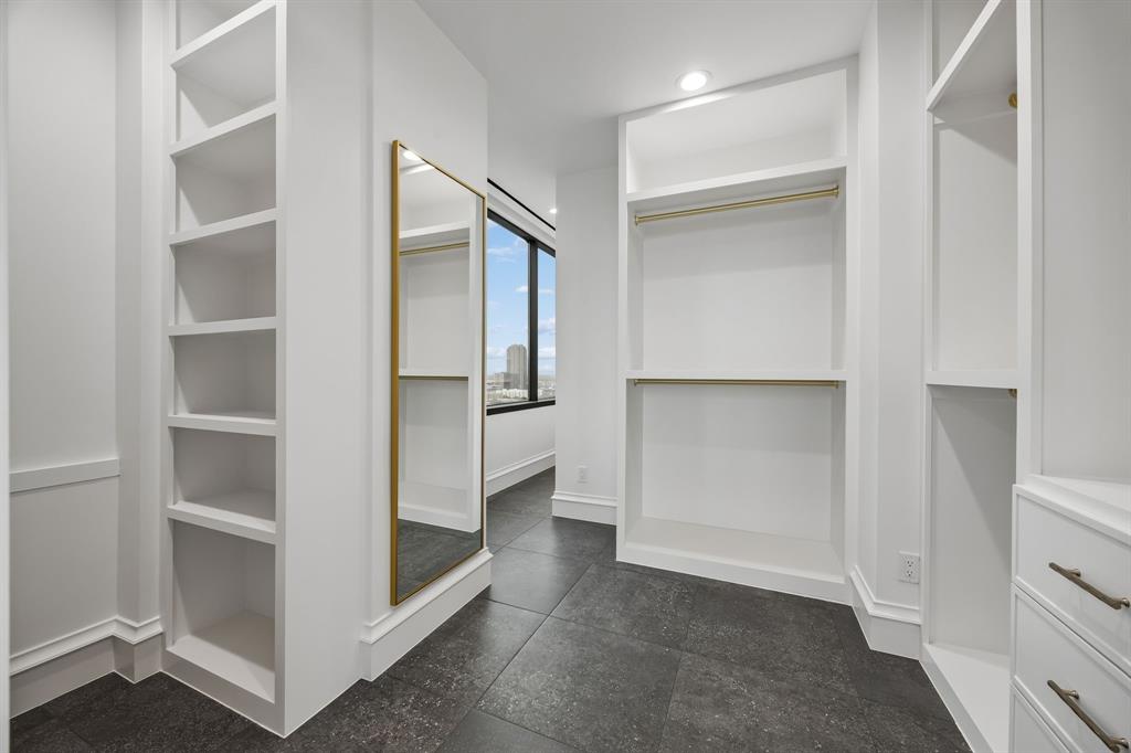 Centrum Condo - Residential