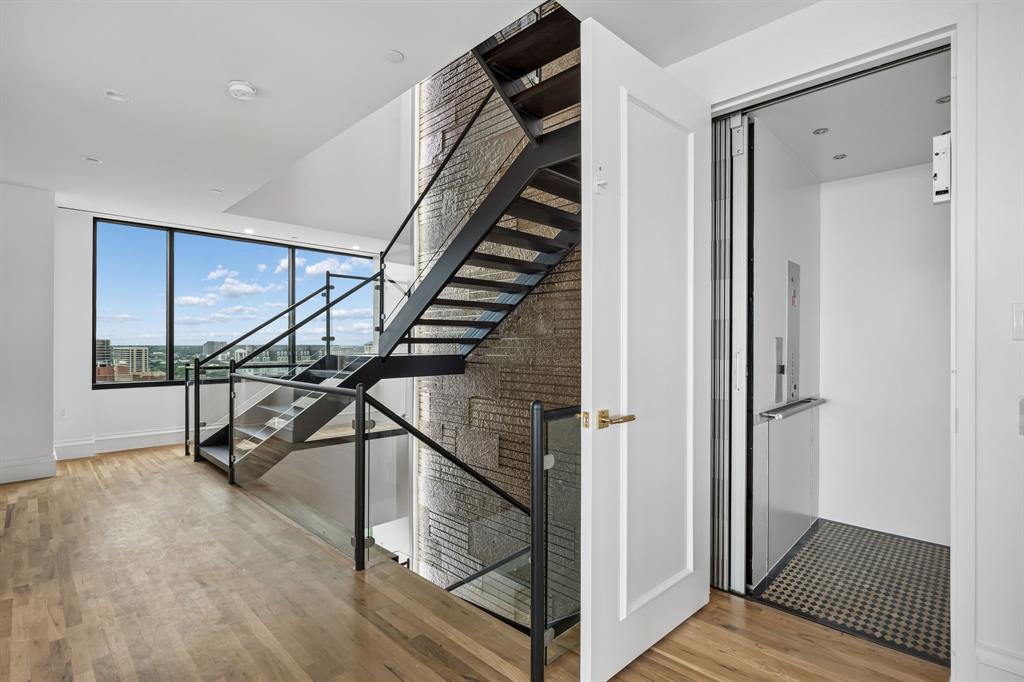 Centrum Condo - Residential