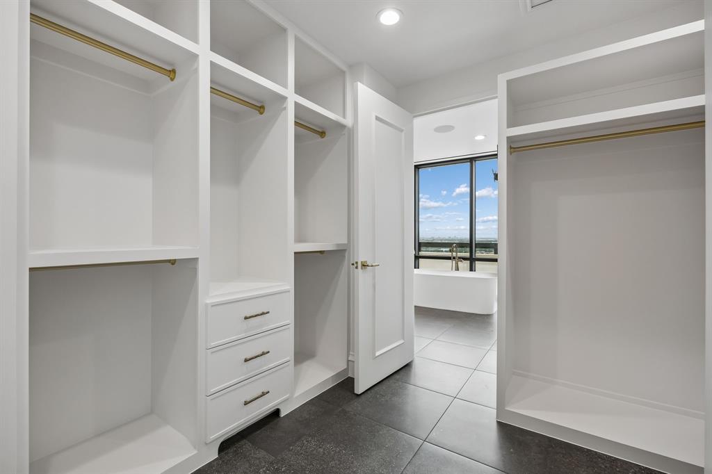 Centrum Condo - Residential