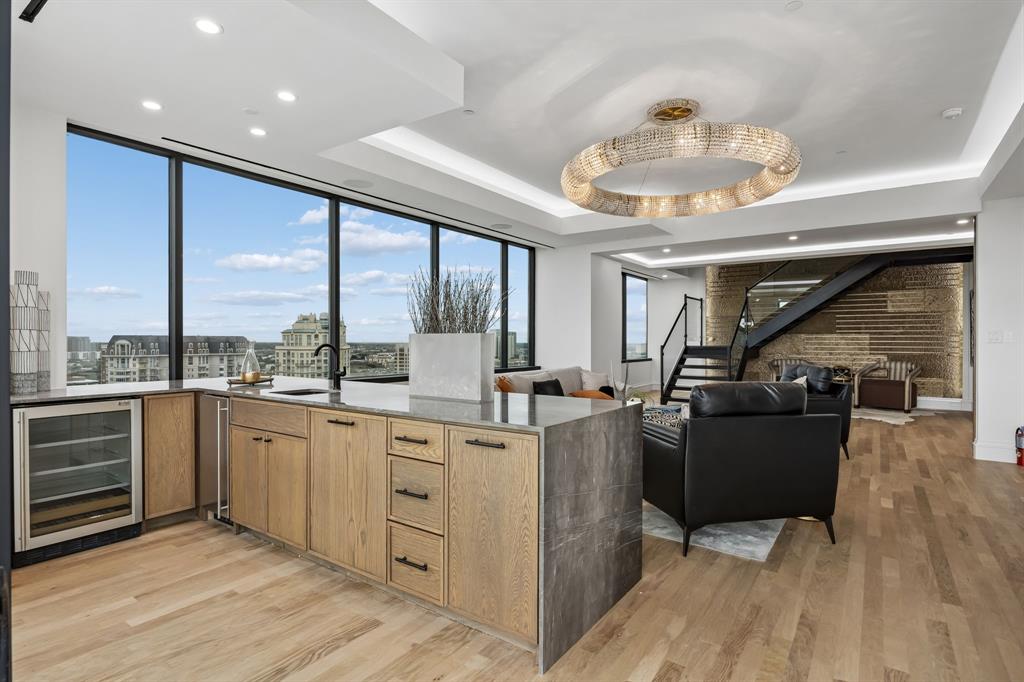 Centrum Condo - Residential