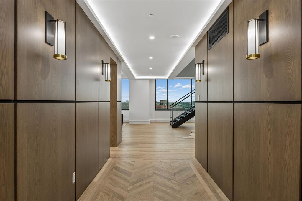 Centrum Condo - Residential