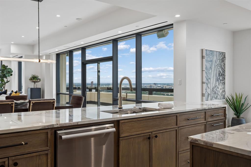 Centrum Condo - Residential