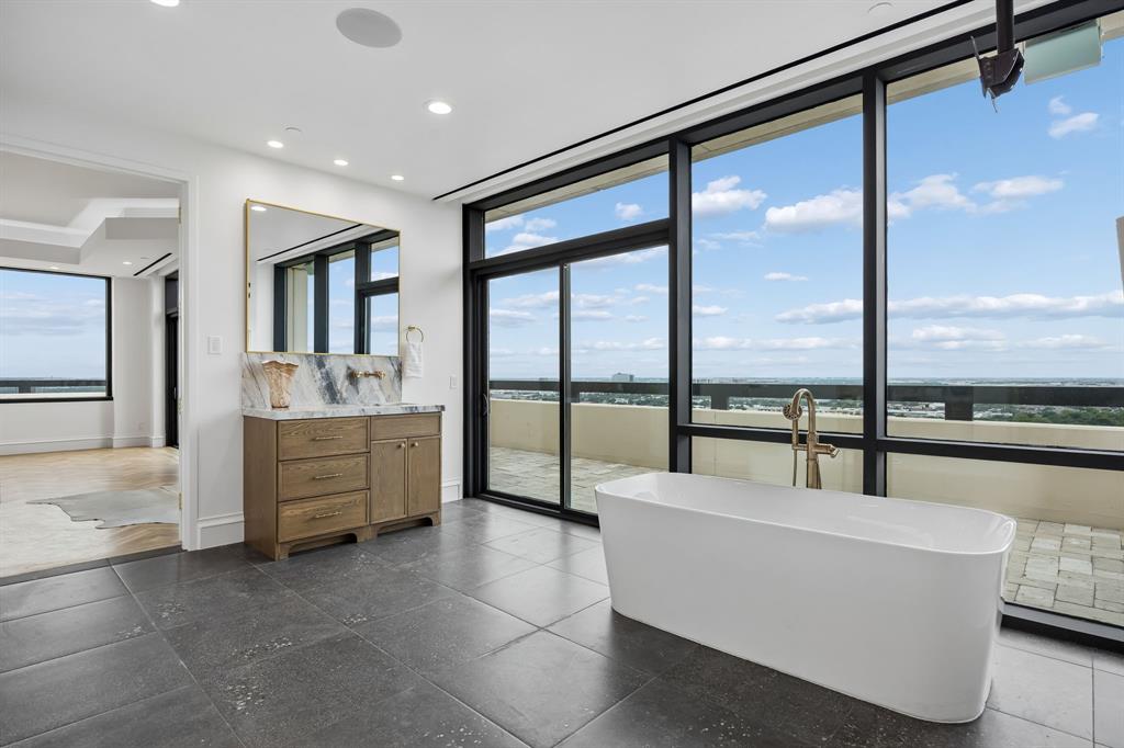 Centrum Condo - Residential