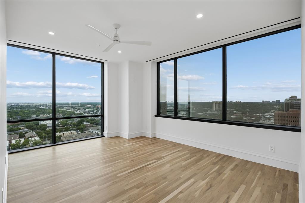 Centrum Condo - Residential