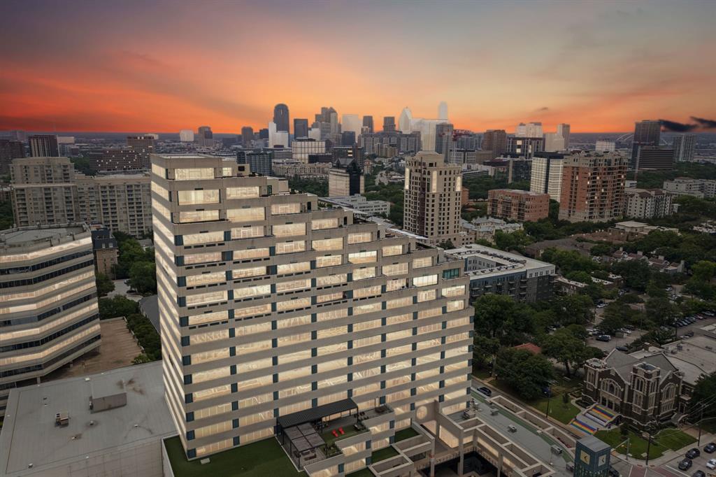 Centrum Condo - Residential