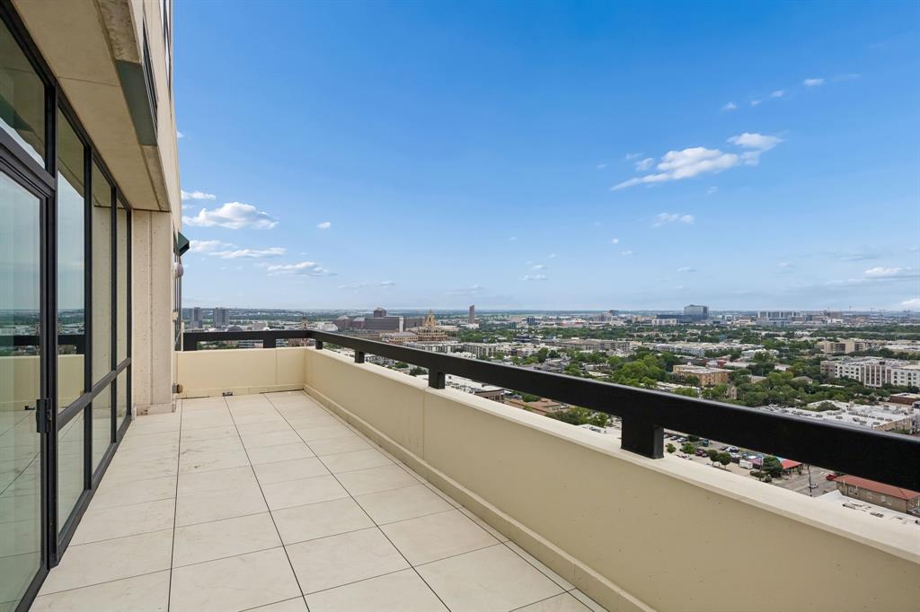 Centrum Condo - Residential