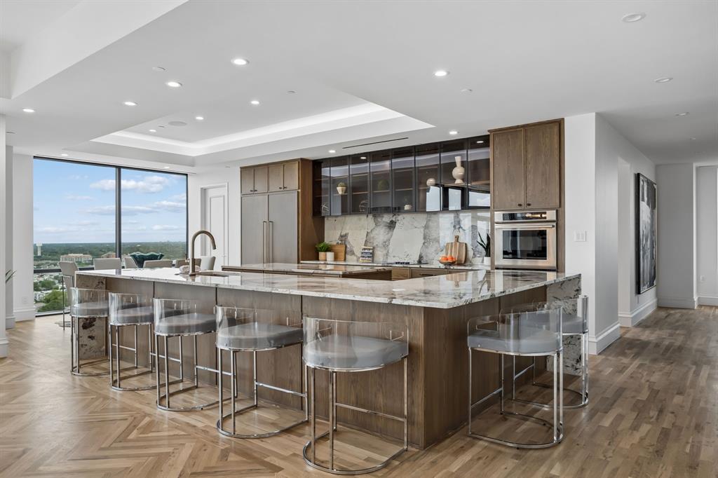 Centrum Condo - Residential