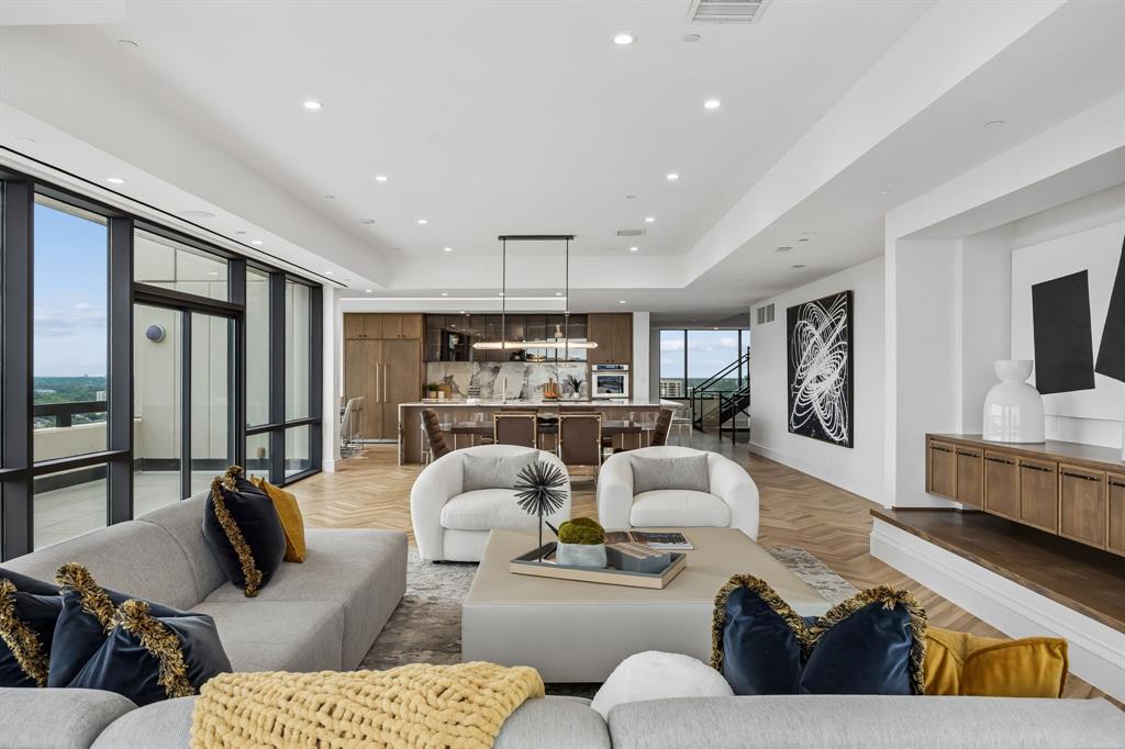 Centrum Condo - Residential