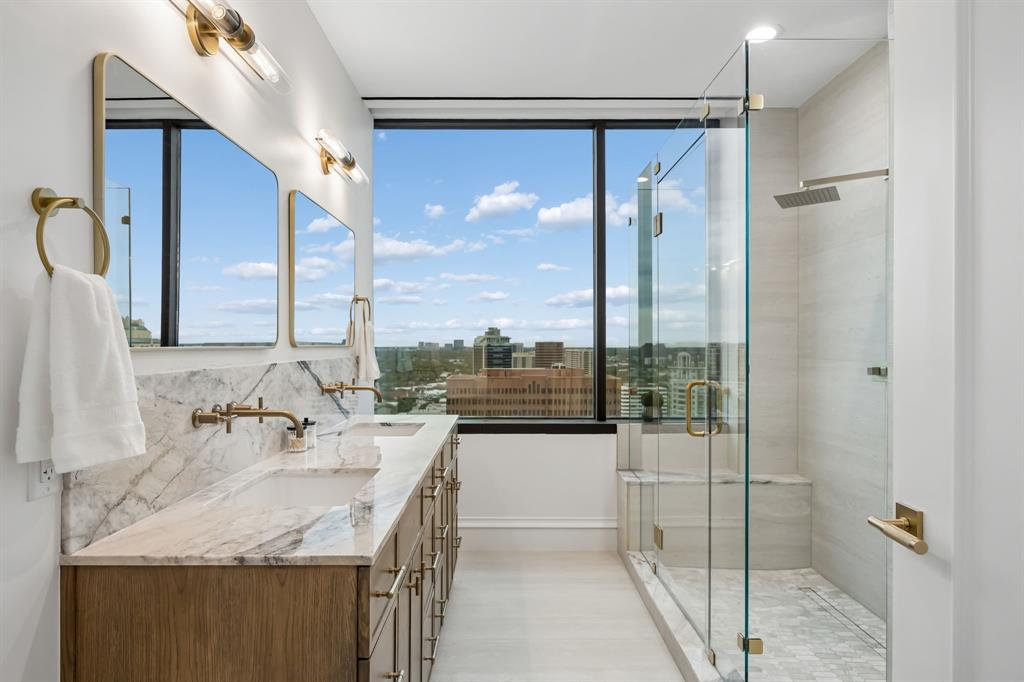 Centrum Condo - Residential