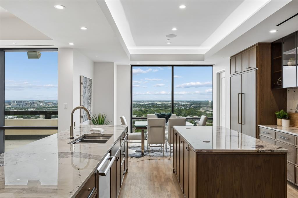 Centrum Condo - Residential