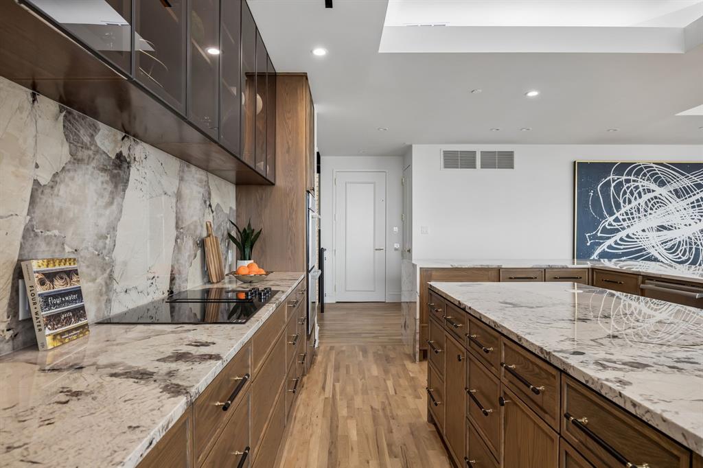 Centrum Condo - Residential
