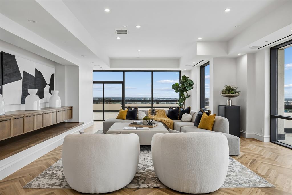 Centrum Condo - Residential