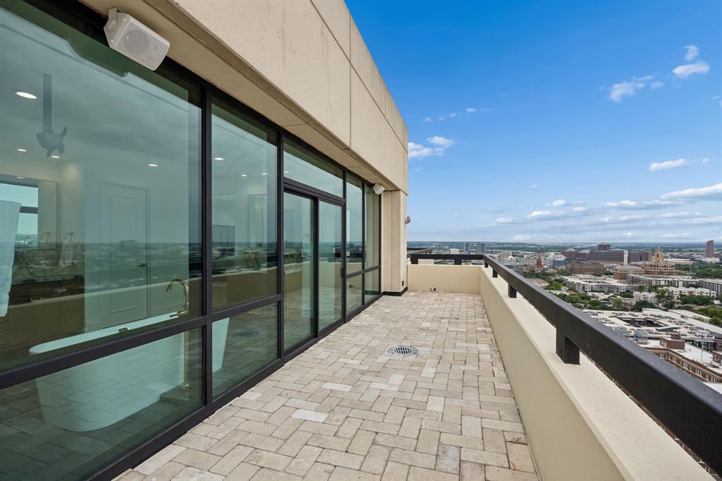 Centrum Condo - Residential