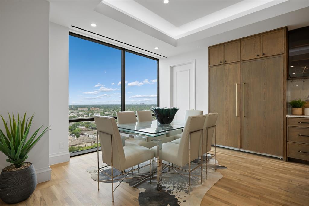 Centrum Condo - Residential