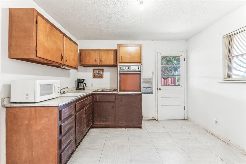 DWIGHT, J J SURVEY - Residential