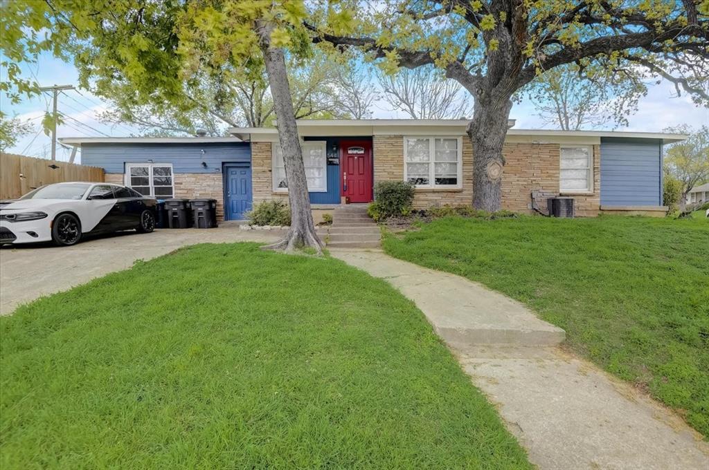 Beautifully updated corner-lot ranch-style home featuring 3 bedrooms, and an inviting open-concept floor plan in the heart of Fort Worth! This spacious home offers a large family room, dining area, and a stylish kitchen with granite countertops and abundant natural light throughout. Enjoy a separate utility room, generously sized front and backyard, and easy access to I-30 and Loop 820 for convenient commuting to Downtown Fort Worth and Arlington. Located just minutes from shopping, restaurants, Six Flags, and AT&T Stadium. Don’t miss this move-in-ready home with charm, space, and an unbeatable location!
