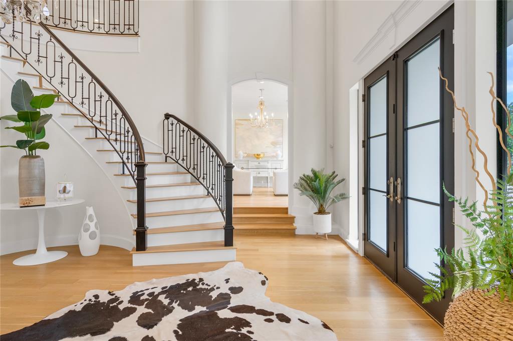 Versailles Pkwy Sacher - Residential