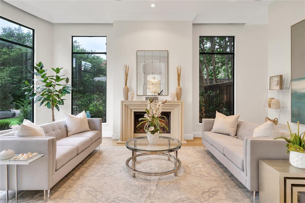 Versailles Pkwy Sacher - Residential