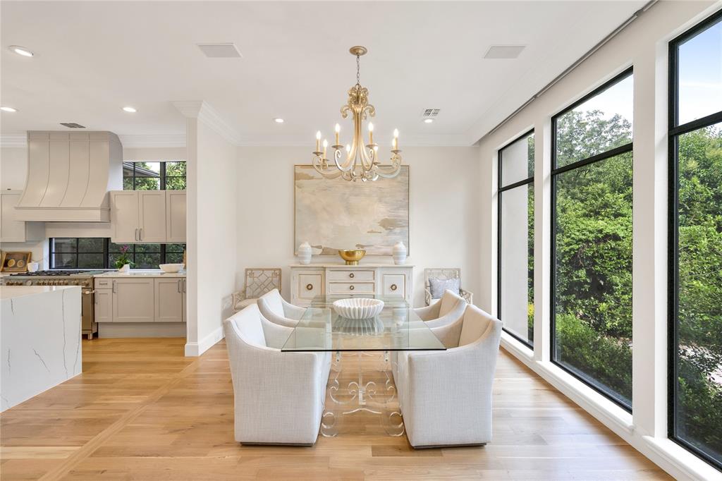 Versailles Pkwy Sacher - Residential