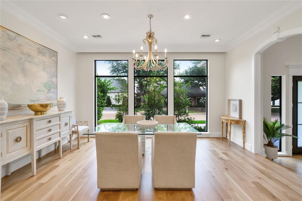 Versailles Pkwy Sacher - Residential