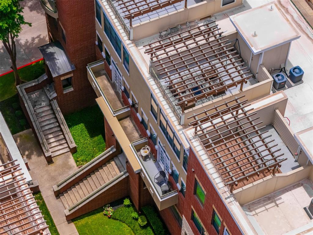 Chelsea Park Twnhms - Residential