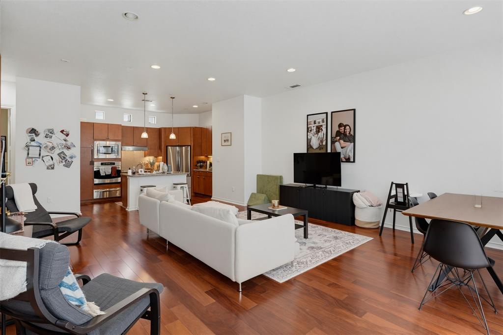 Chelsea Park Twnhms - Residential