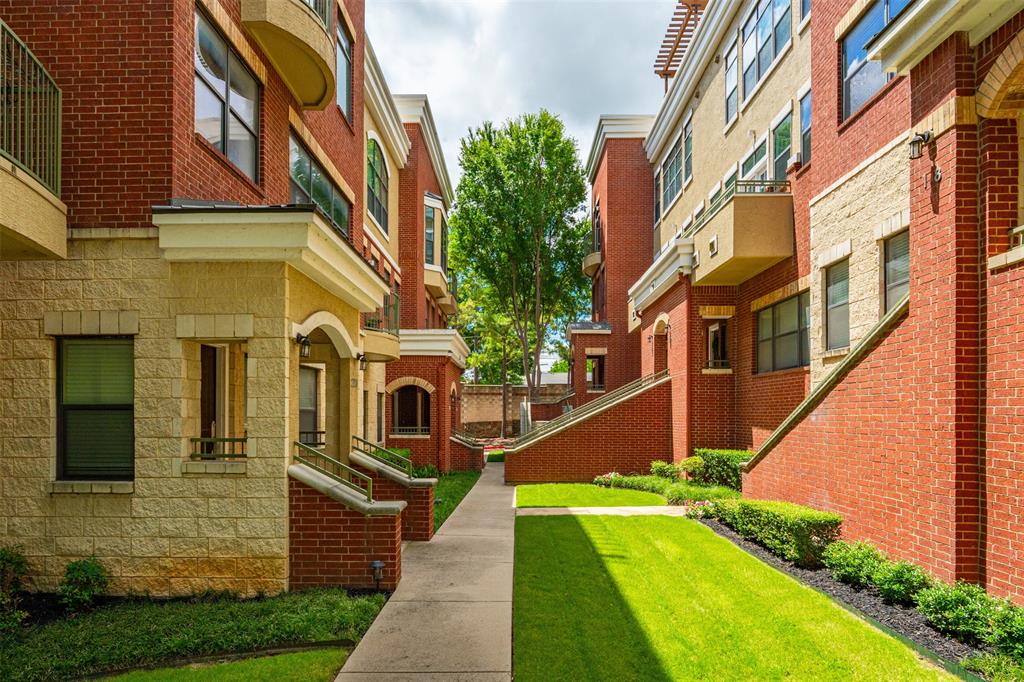 Chelsea Park Twnhms - Residential