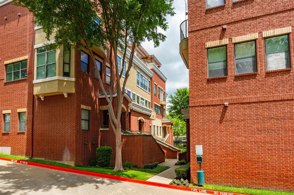 Chelsea Park Twnhms - Residential