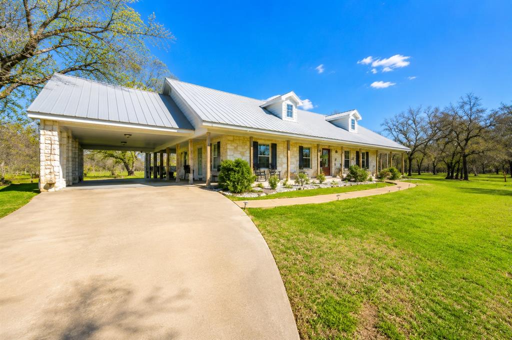 Garza F - Residential