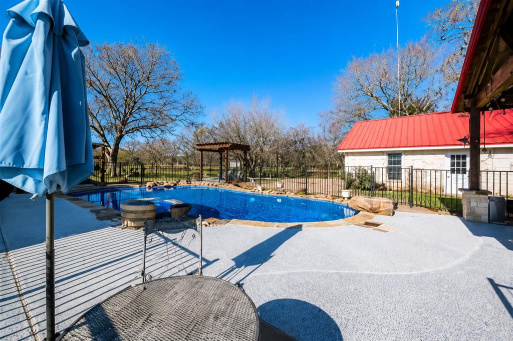Garza F - Residential