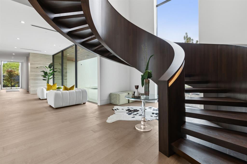 ROXBURY PARK - Residential