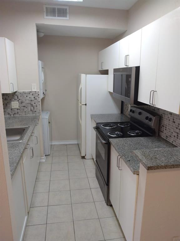 Hemlock At Park Lane Condos - Residential