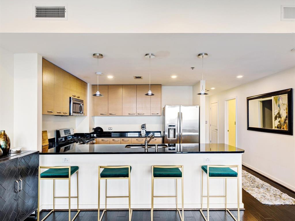 Metropolitan 1200 Main Street - Residential
