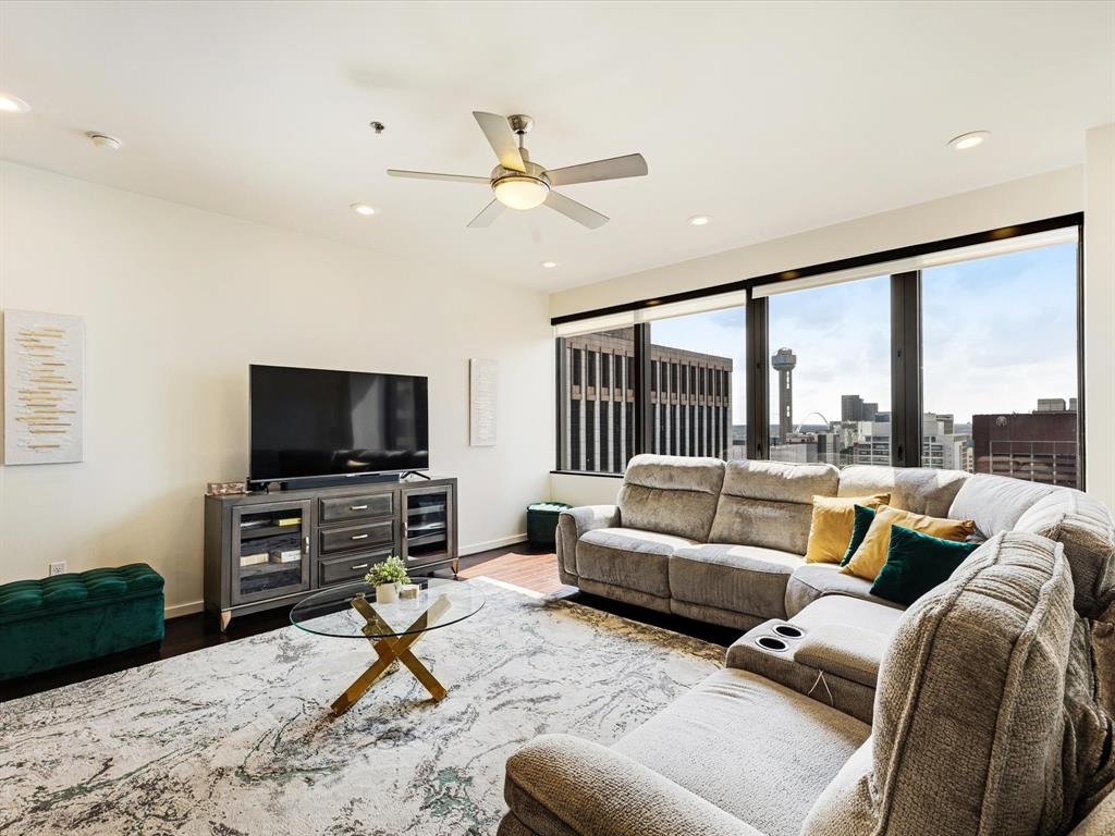 Metropolitan 1200 Main Street - Residential