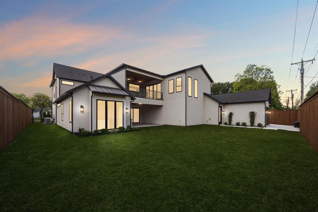 Royal Crest - Residential