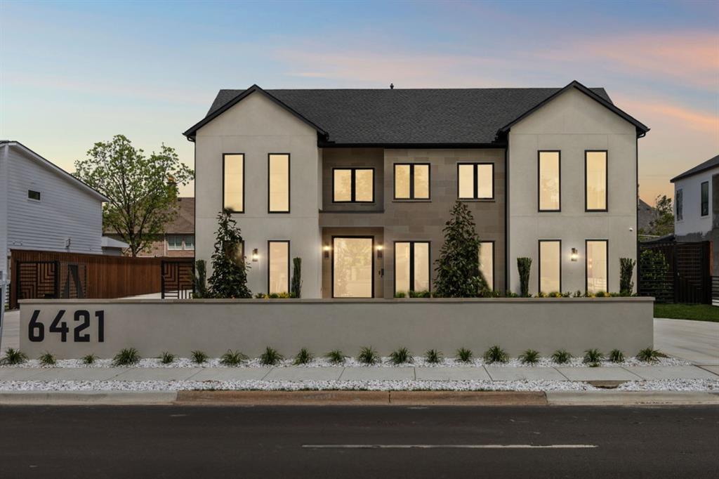 Royal Crest - Residential