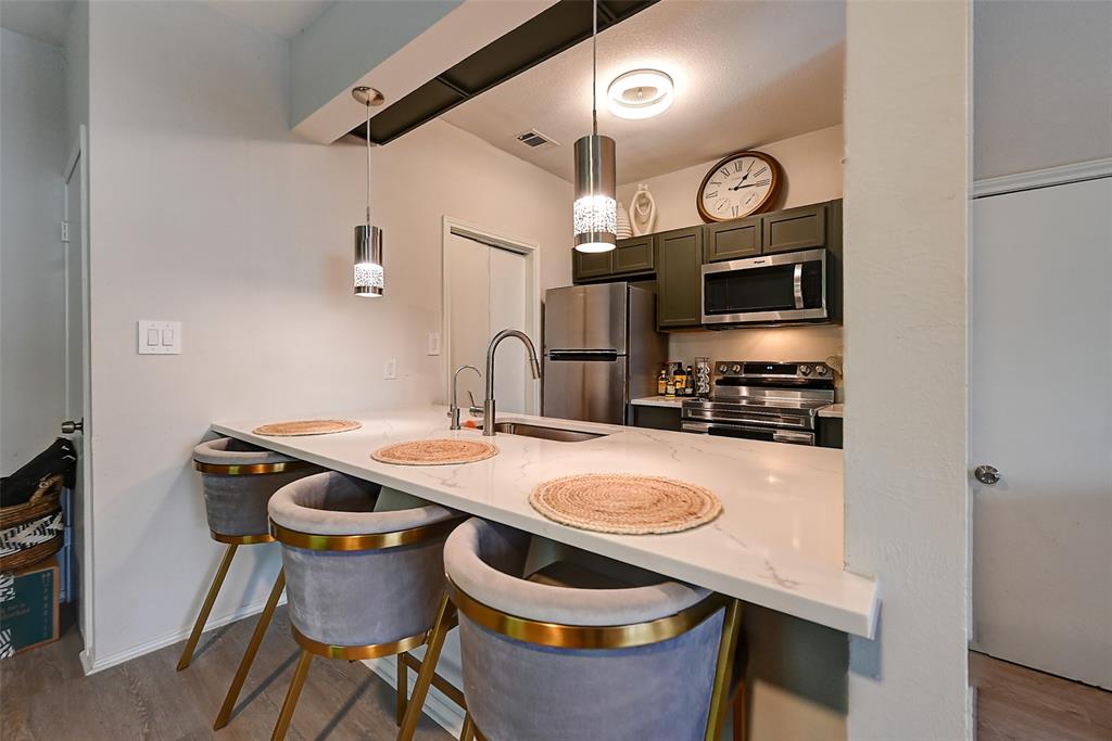 Oaks On The Bend Condos Ph 01-04 - Residential