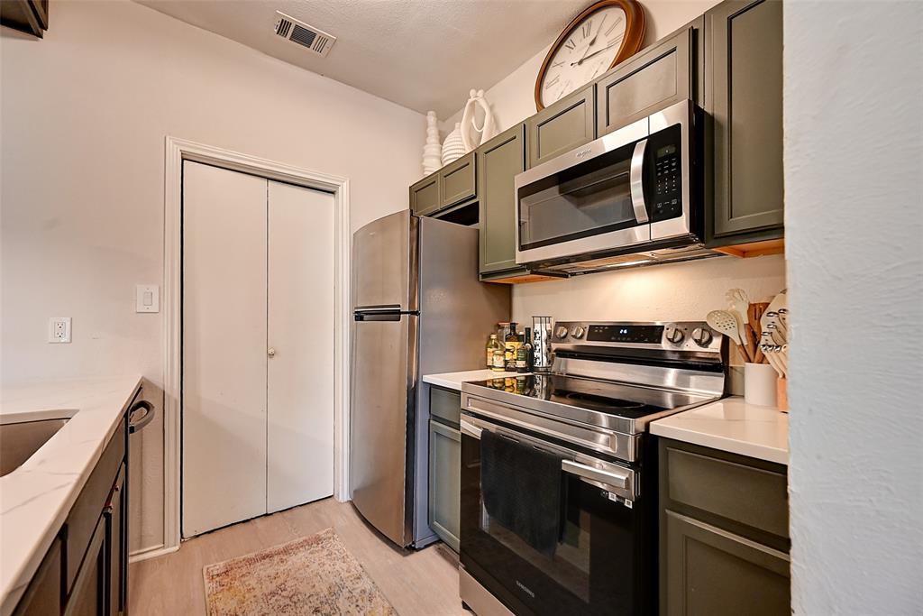 Oaks On The Bend Condos Ph 01-04 - Residential