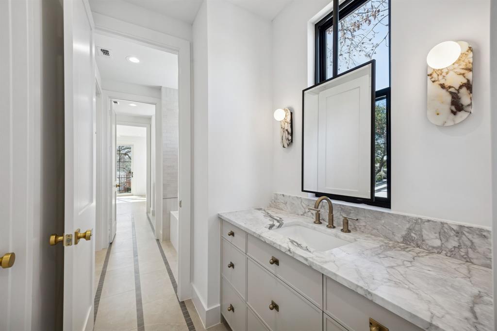 NORTH DAVILLA DRIVE ESTATES - Residential